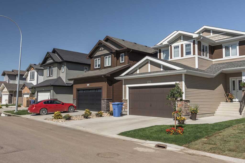 Westerra Regina - Homes and Yards